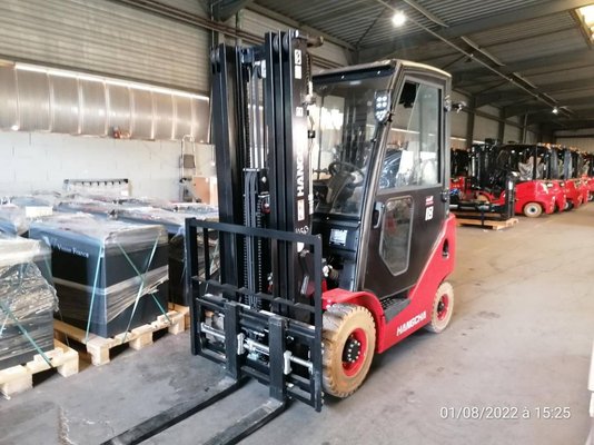 Chariot élévateur thermique Diesel et Gaz jusqu'à 2 tonnes