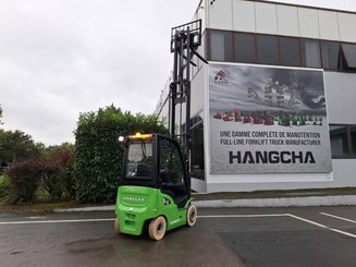 Chariot élévateur frontal 4 roues Hangcha XC18i - 11