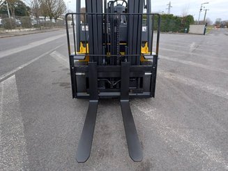 Chariot élévateur frontal 4 roues Yale GLP40 VX - 5