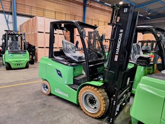 Chariot élévateur frontal 4 roues Hangcha AE35-I - 1