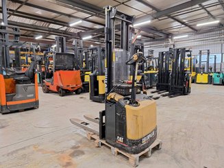 Gerbeur accompagnant Caterpillar NSP16N - 4