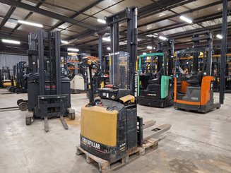 Gerbeur accompagnant Caterpillar NSP16N - 3