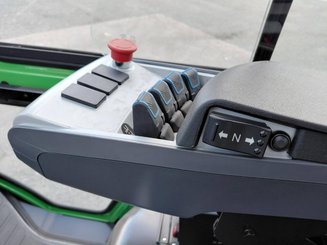 Chariot élévateur frontal 4 roues Hangcha XC25i - 9