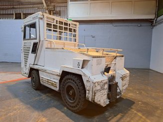 Tracteur de remorquage Charlatte T135 - 5