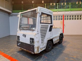 Tracteur de remorquage Charlatte T135 - 2