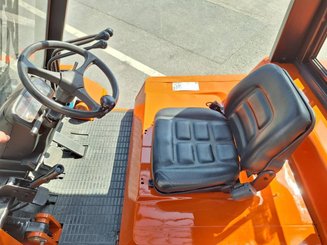 Chariot élévateur frontal 4 roues Nissan F04D40Q - 13