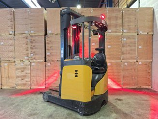 Chariot à mât rétractable Crown ESR5260-1.4 - 1