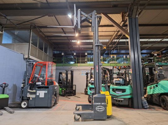 Unknown range 592 Combilift WR4