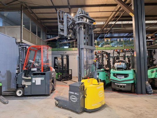 Unknown range 592 Combilift WR4