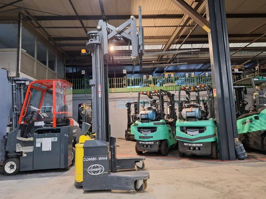 Unknown range 592 Combilift WR4
