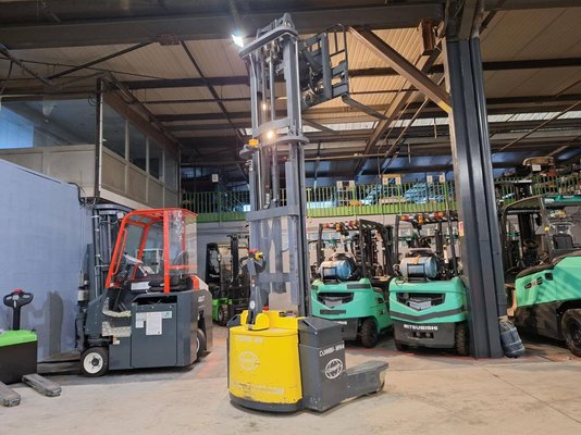 Unknown range 592 Combilift WR4