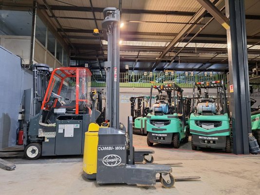 Unknown range 592 Combilift WR4