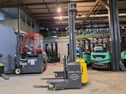 Unknown range 592 Combilift WR4