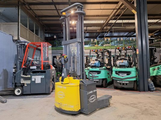 Unknown range 592 Combilift WR4