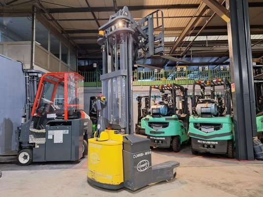 Unknown range 592 Combilift WR4