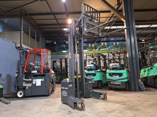 Unknown range 592 Combilift WR4