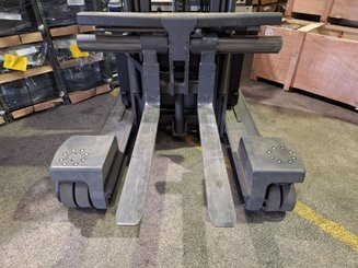 Chariot à mât rétractable multidirectionnel UniCarriers 250DTFVRE635UFW - 13