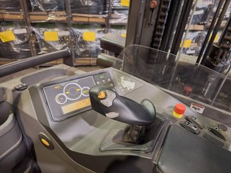 Chariot à mât rétractable multidirectionnel UniCarriers 250DTFVRE635UFW - 16