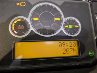 Chariot à mât rétractable multidirectionnel UniCarriers 250DTFVRE635UFW - 17